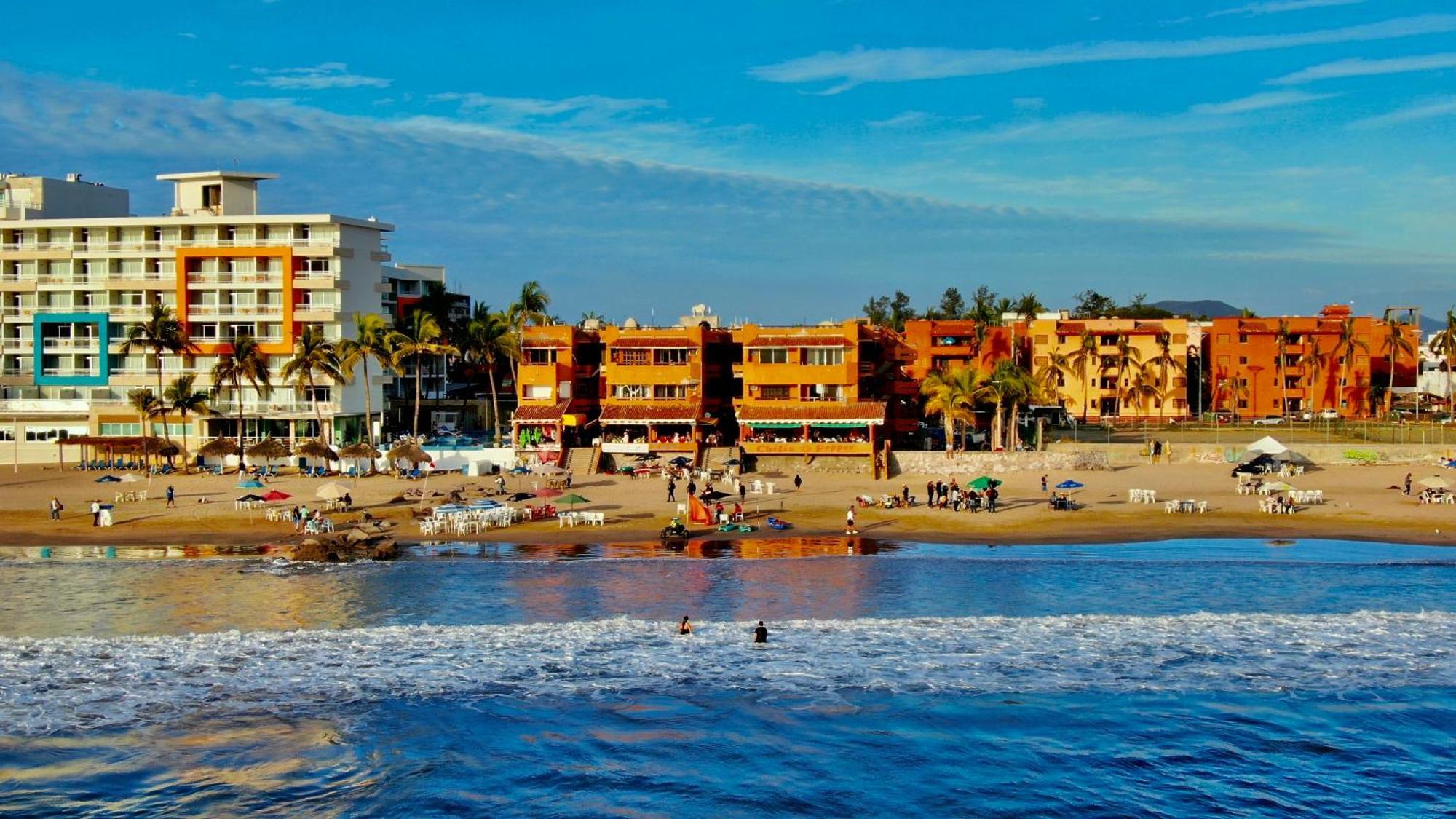 Playa Suites Масатлан Экстерьер фото